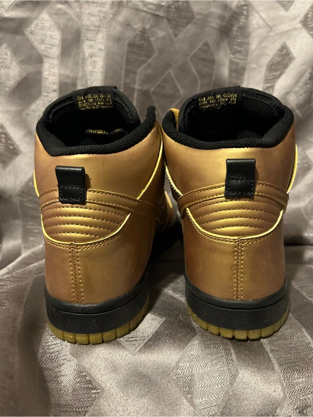 VTG 2004 Nike Dunk High Olympic Metallic Gold Black 308348-771 Size 7.5 NEW